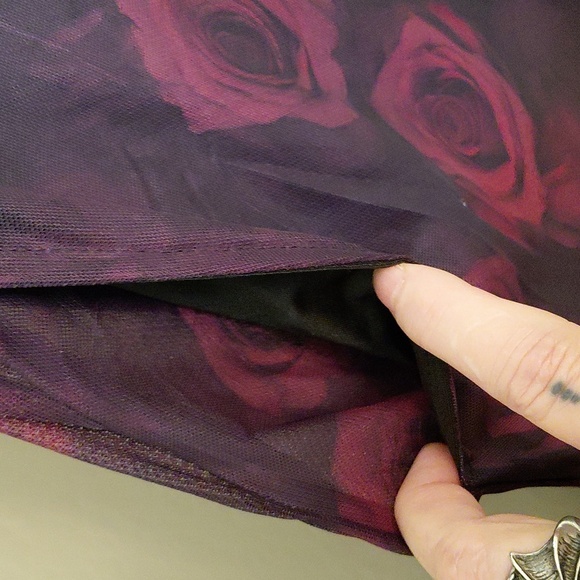 KILLSTAR 3XL EBON ROSE SHORT SLEEVES RED ROSES HAS POCKETS - Picture 7 of 17